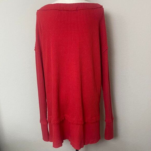 Free People We The Free Red North Shore Oversized Waffle Knit Thermal Size Small - Picture 7 of 8
